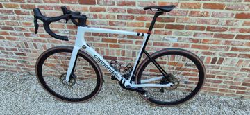 Used Cannondale SuperSix EVO Shimano 105 Di2 2024 Road & Gravel, White — image 9 of 11