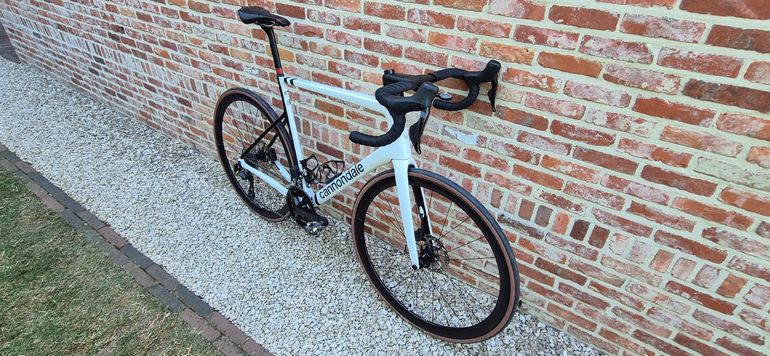 Gebrauchtes Cannondale SuperSix EVO Shimano 105 Di2 2024 Road & Gravel, Weiß — Bild 2 von 11