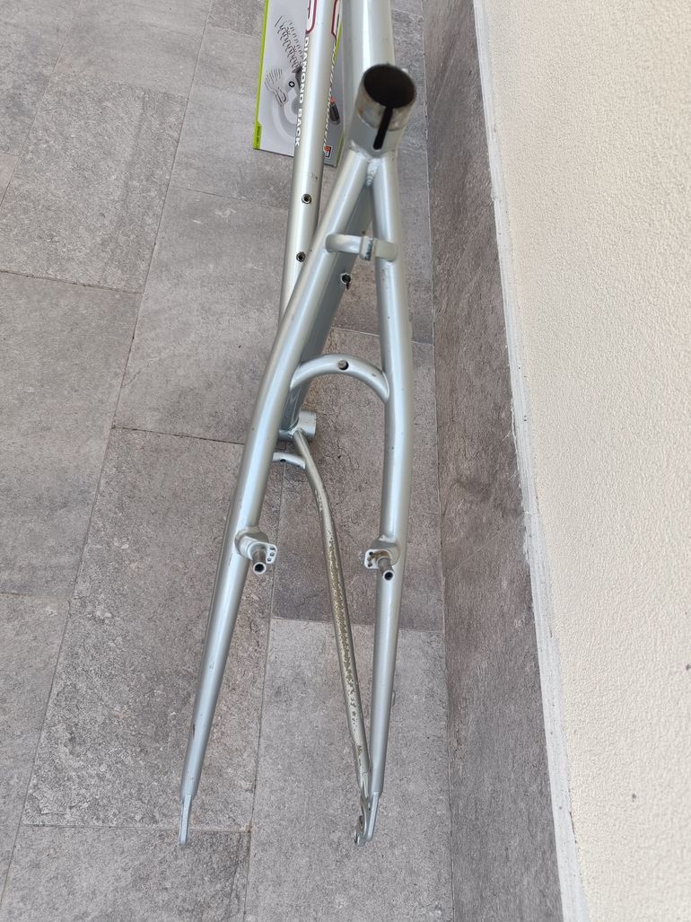 Used Diamondback Axis Frameset 1993 Mountainbike, Light Gray — image 10 of 17