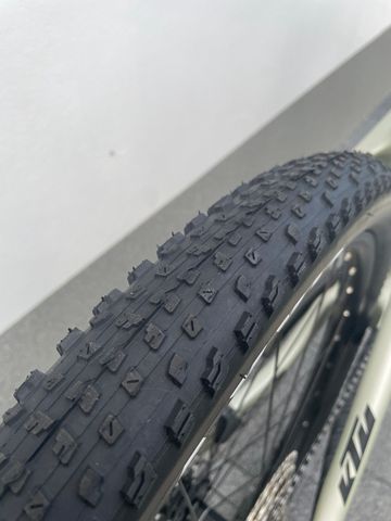 Gebrauchtes KTM MYROON PRO 2025 2025 Mountainbike, Hellgrau, 29 — Bild 4 von 9