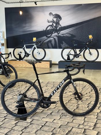 Używany Factor O2 VAM - Shimano Ultegra 2026 2026 Road & Gravel
