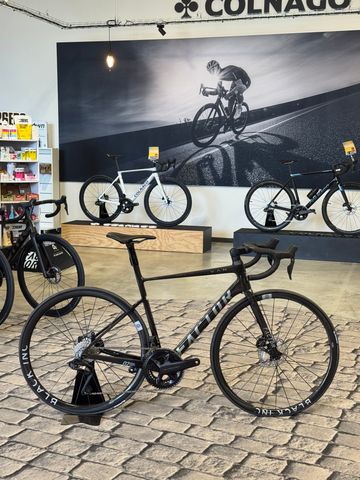 Used Factor O2 VAM - Shimano Ultegra 2026 2026 Road & Gravel