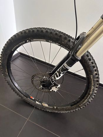 Cannondale Jekyll Shimano Deore 2018 Mountainbike usato, Viola — immagine 14 di 20