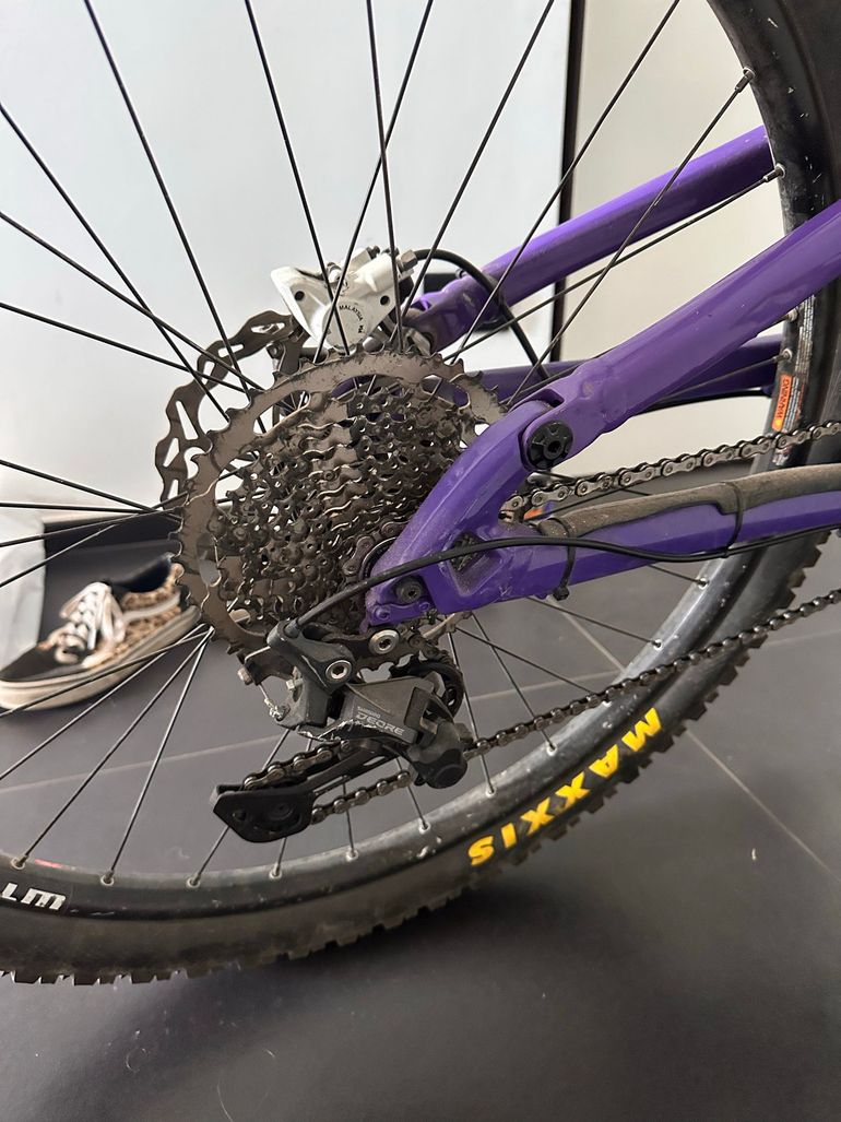 Cannondale Jekyll Shimano Deore 2018 Mountainbike usato, Viola — immagine 12 di 20