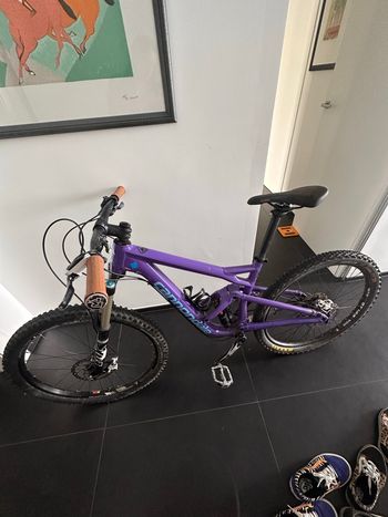 Cannondale Jekyll Shimano Deore 2018 Mountainbike usato, Viola — immagine 9 di 20