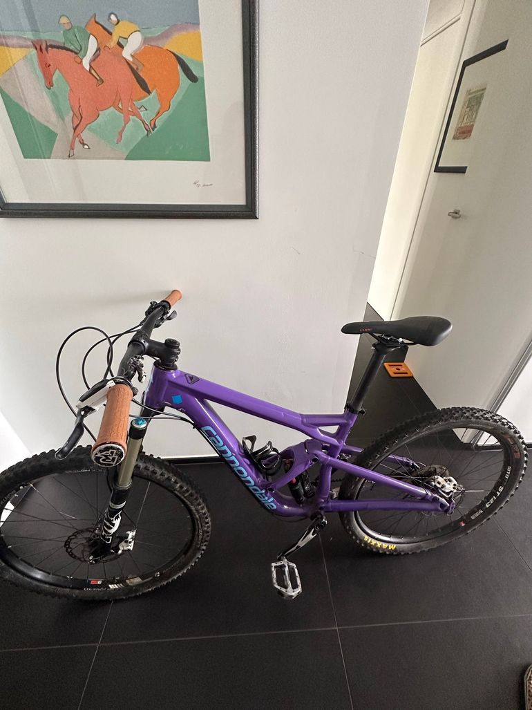 Cannondale Jekyll Shimano Deore 2018 Mountainbike usato, Viola — immagine 7 di 20