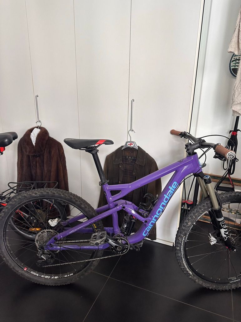 Cannondale Jekyll Shimano Deore 2018 Mountainbike usato, Viola — immagine 6 di 20