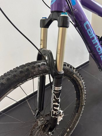 Cannondale Jekyll Shimano Deore 2018 Mountainbike usato, Viola — immagine 19 di 20