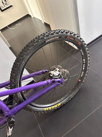 Cannondale Jekyll Shimano Deore 2018 Mountainbike usato, Viola — immagine 15 di 20