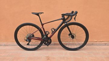 Giant Defy Advanced Pro 2 2024 2024 Road & Gravel d'occasion — image 1 sur 18