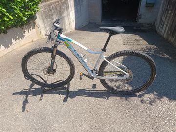 Used Specialized Jett Comp 29 2017 2017 Mountainbike, White — image 2 of 5