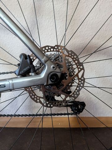 Gebrauchtes Focus ATLAS 6.7 2022 2022 Road & Gravel, Hellgrau — Bild 6 von 9