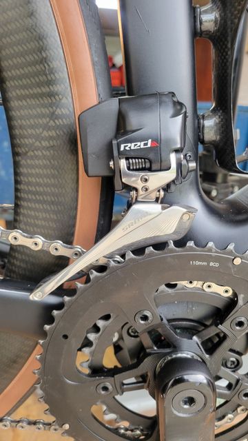 Used Pinarello T700 2021 Road & Gravel, Black — image 3 of 3