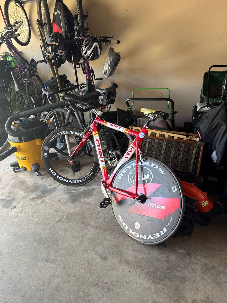 Used Guru Custom Shimano Dura Ace 2018 Road & Gravel, Red — image 2 of 6