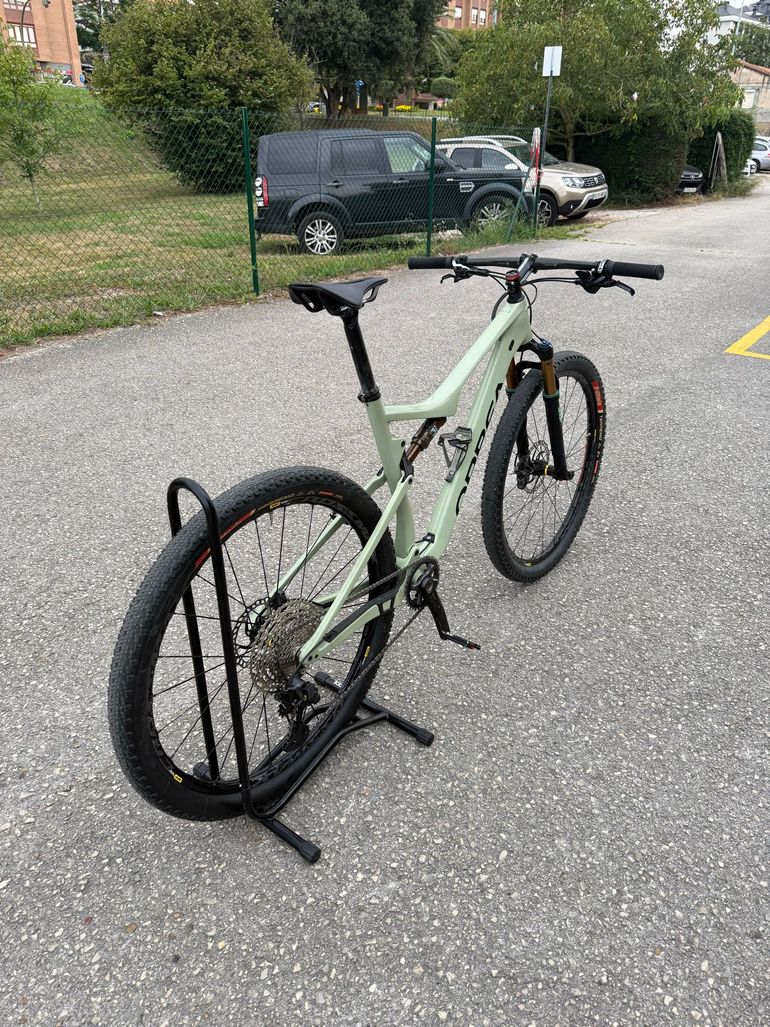 Orbea OIZ M10 2022 2022 Mountainbike usato, Verde — immagine 2 di 17