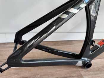 Canyon Aeroad CFR Di2 2025 Frameset 2025 Road & Gravel usato, Nero — immagine 3 di 12