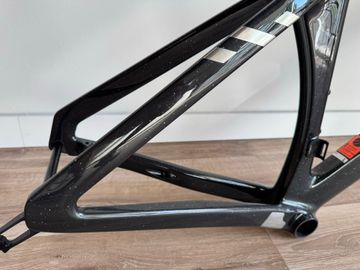 Used Canyon Aeroad CFR Di2 2025 Frameset 2025 Road & Gravel, Black — image 3 of 12