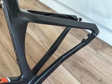 Used Canyon Aeroad CFR Di2 2025 Frameset 2025 Road & Gravel, Black — image 4 of 12