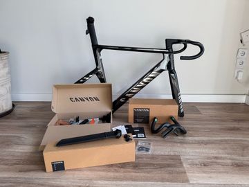 Used Canyon Aeroad CFR Di2 2025 Frameset 2025 Road & Gravel, Black — image 6 of 12