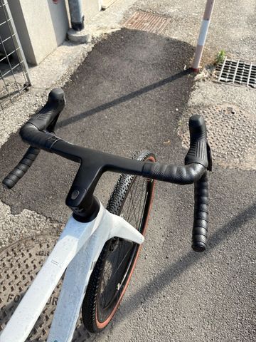 Used Bianchi Impulso RC 2026 2026 Road & Gravel, White — image 9 of 9