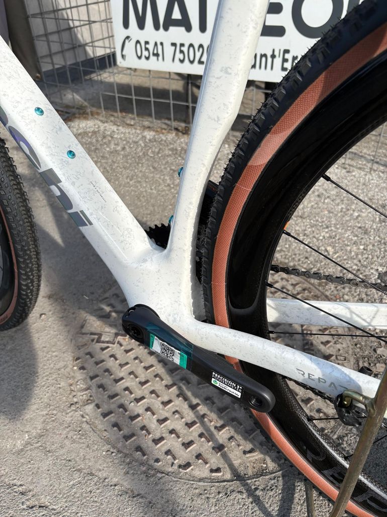 Bianchi Impulso RC 2026 2026 Road & Gravel usato, Bianco — immagine 6 di 9