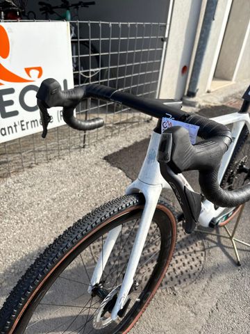 Used Bianchi Impulso RC 2026 2026 Road & Gravel, White — image 8 of 9