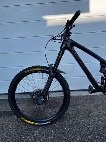 Used Propain Spindrift CF 27.5 Performance 2022 2022 Mountainbike, Black — image 4 of 7