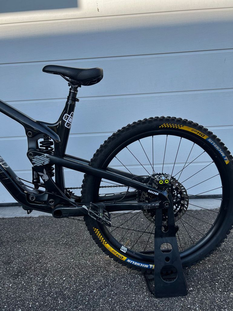 Propain Spindrift CF 27.5 Performance 2022 2022 Mountainbike usato, Nero — immagine 5 di 7