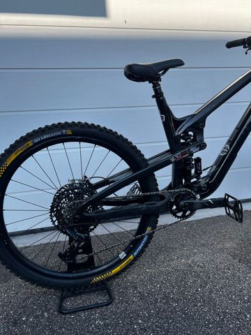 Used Propain Spindrift CF 27.5 Performance 2022 2022 Mountainbike, Black — image 2 of 7
