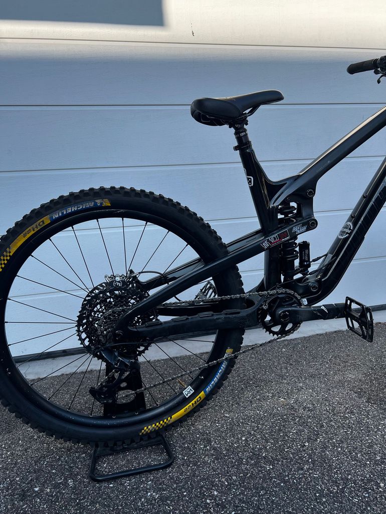 Propain Spindrift CF 27.5 Performance 2022 2022 Mountainbike usato, Nero — immagine 2 di 7