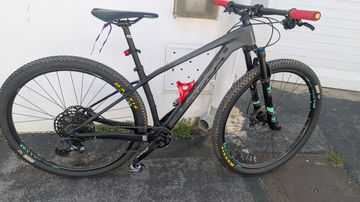 Orbea ALMA M30 2018 2018 Mountainbike de segunda mano, Negro — imagen 2 de 5