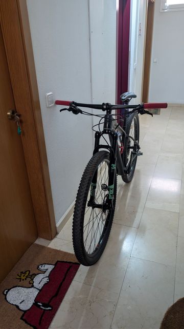 Orbea ALMA M30 2018 2018 Mountainbike de segunda mano, Negro — imagen 4 de 5