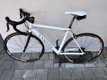 Canyon Ultimate Shimano Ultegra 2016 Road & Gravel usato, Bianco — immagine 2 di 9