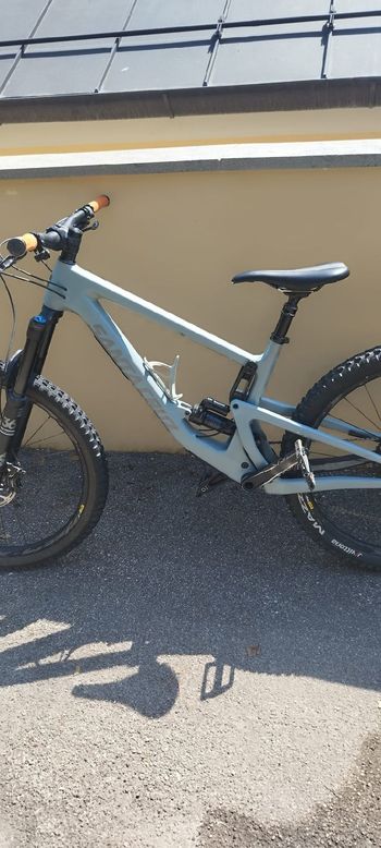 Used Santa Cruz Bronson R / Carbon C / 27.5 2020 2020 MTB