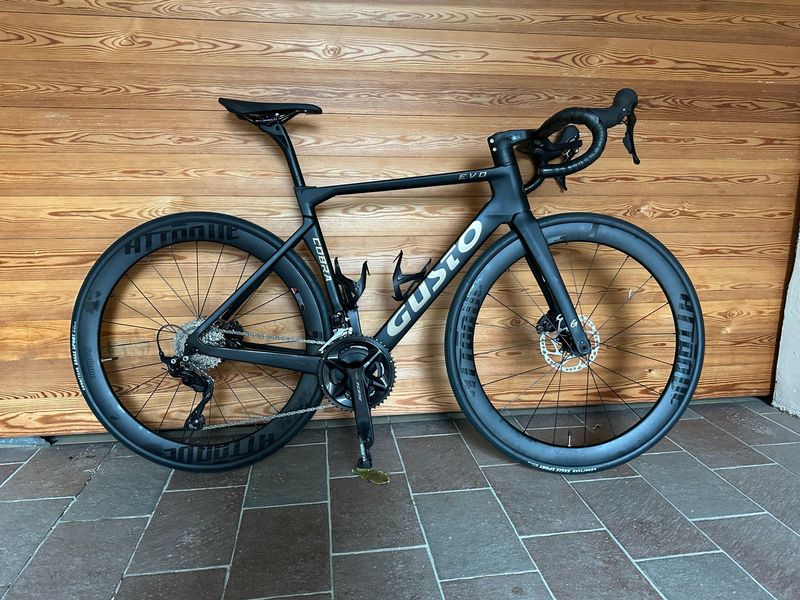 Używany Gusto Custom Shimano 105 2026 Road & Gravel