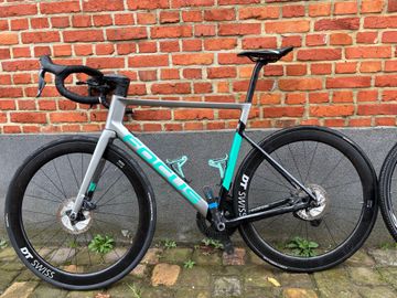 Używany Focus IZALCO MAX DISC 9.9 2021 Frameset 2021 Road & Gravel — zdjęcie 2 z 9