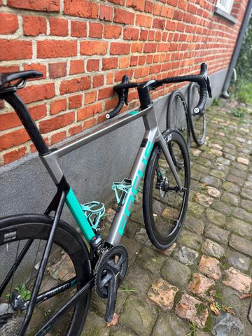 Używany Focus IZALCO MAX DISC 9.9 2021 Frameset 2021 Road & Gravel — zdjęcie 7 z 9