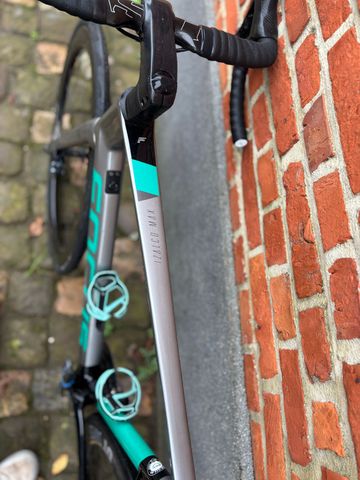 Używany Focus IZALCO MAX DISC 9.9 2021 Frameset 2021 Road & Gravel — zdjęcie 5 z 9