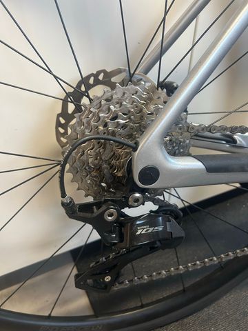 Tweedehands Canyon Endurace CF 7 2025 2025 Road & Gravel — afbeelding 4 van 6