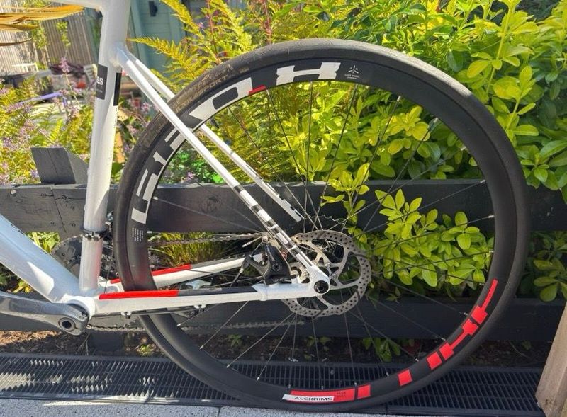 Tweedehands CUBE ATTAIN Pro Disc 2019 2019 Road & Gravel — afbeelding 3 van 5