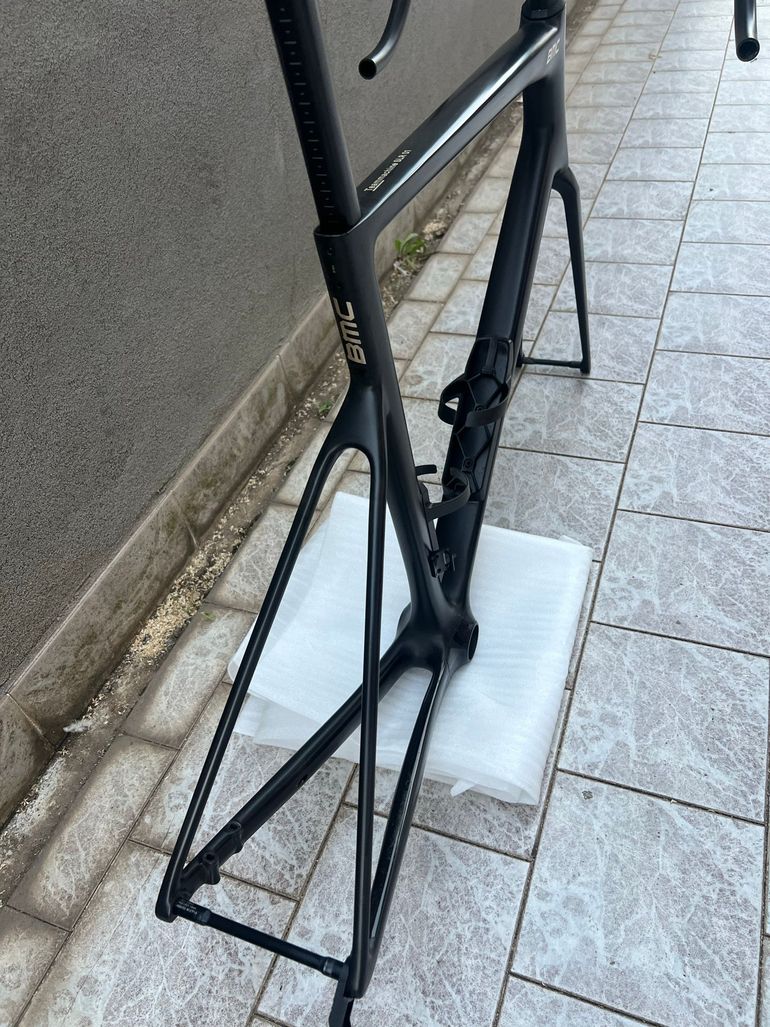 Used BMC Teammachine Frameset 2026 Road & Gravel, Black — image 3 of 7