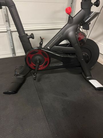 Used Peloton Custom Urban, Black — image 3 of 3
