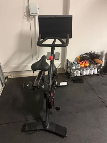 Used Peloton Custom Urban, Black — image 2 of 3