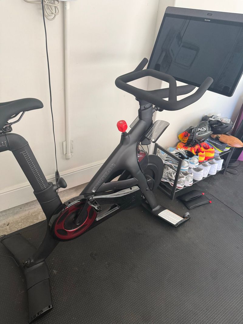 Used Peloton Custom Urban & Touring