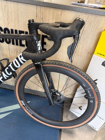 Used Factor Ostro Shimano Ultegra Di2 2025 Road & Gravel, Black — image 3 of 6