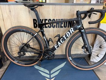 Used Factor Ostro Shimano Ultegra Di2 2025 Road & Gravel