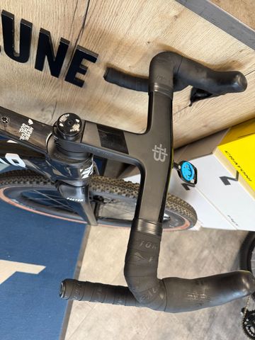 Used Factor Ostro Shimano Ultegra Di2 2025 Road & Gravel, Black — image 6 of 6