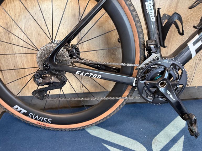 Used Factor Ostro Shimano Ultegra Di2 2025 Road & Gravel, Black — image 4 of 6