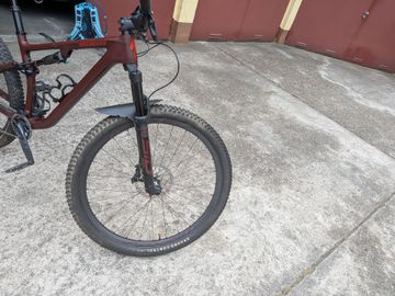 Used Specialized Epic EVO Expert 2023 2023 Mountainbike, Red, 29 — image 7 of 10