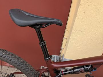 Used Specialized Epic EVO Expert 2023 2023 Mountainbike, Red, 29 — image 9 of 10